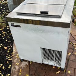 Máster Bilt Reach In Freezer 