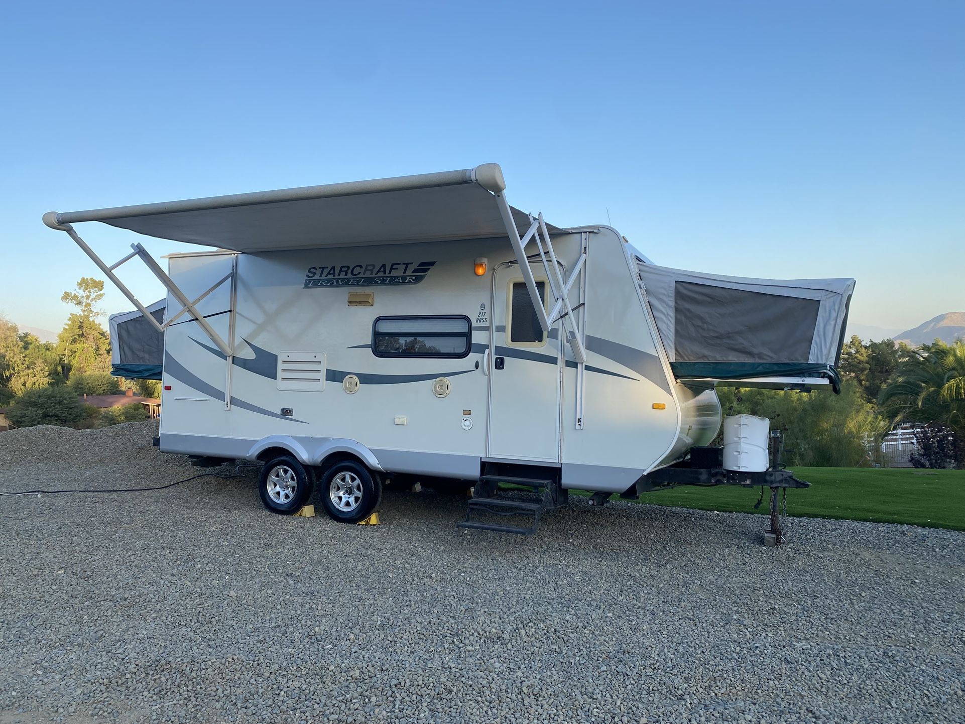 2010 StarCraft Travel Star Hybrid travel trailer