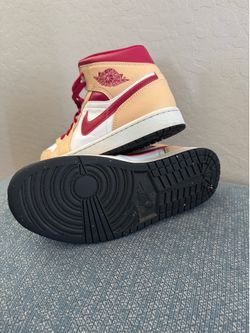 Air Jordans 1 Light Curry Mid size 9