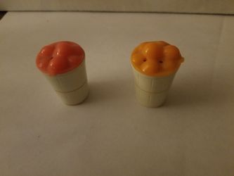 Fruit basket salt and pepper shaker set