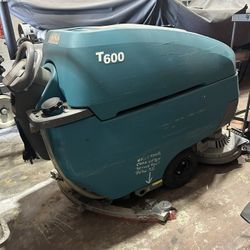T600 Floor Scrubber 