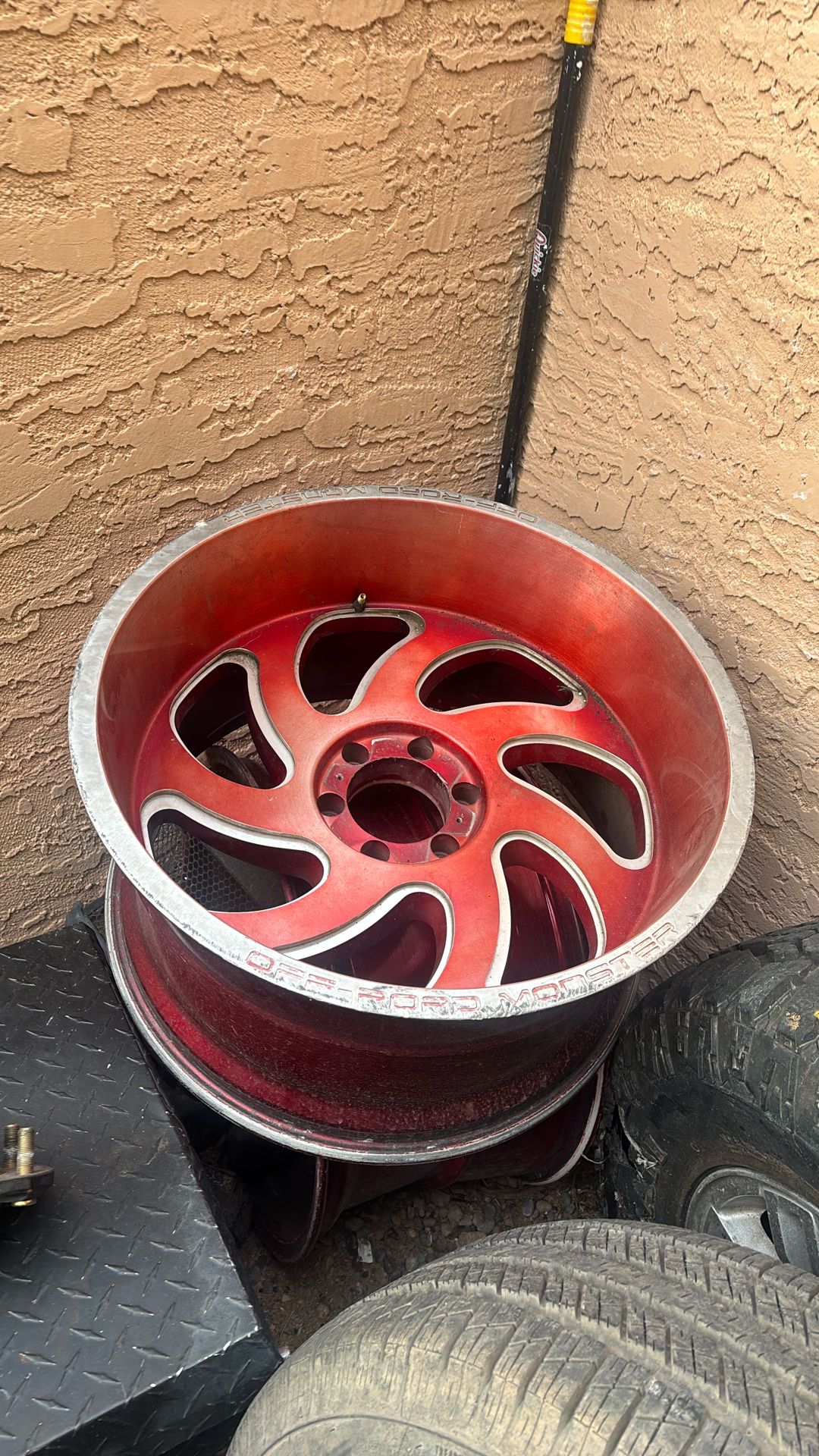 2 Rims 22 6 Lugs Red