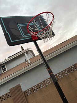 Basketball hoop
