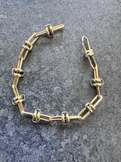 Gold-Tone Chunky Link Bracelet – 7”