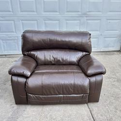 FREE DELIVERY 🚚  Ashley furniture Real Leather brown Couch, sofa recliner 