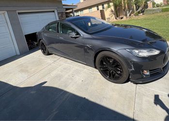2014 Tesla Model S