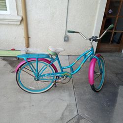 Woman Schwinn Bike 