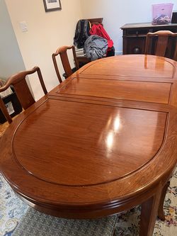 Free expandable 8 seat wood dining table