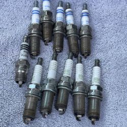 SPARK PLUGS Lot BOSCH Double Iridium FR8MII33x NGK LFR8AGP BOSCH HR9BPX used Honda Toyota Dodge Tools Car Parts