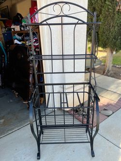 Black Metal Bakers Rack with Shelves
