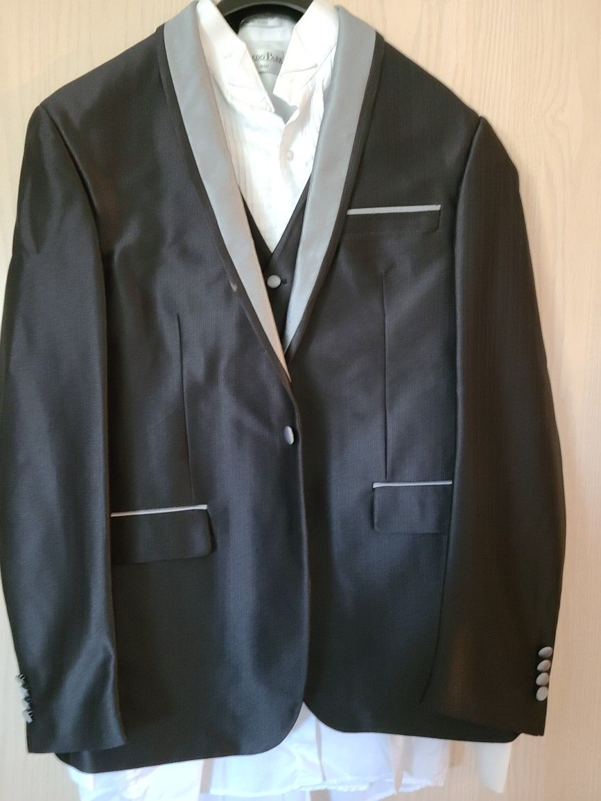 Men's 46L Tux Jacket /Vest/shirt/ Pants 38