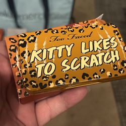 TOO FACED KITTY LIKE TO SCRATCH