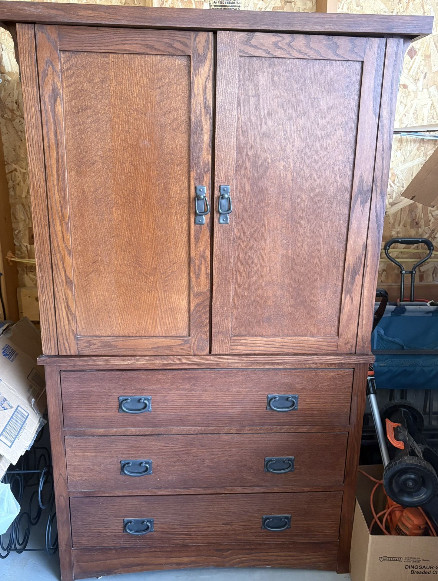 Armoire/TV Cabinet