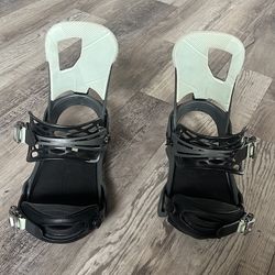 Whole snowboarding set . Palmer board . Bourton Cartel bindings . And Nidecker rift boots .