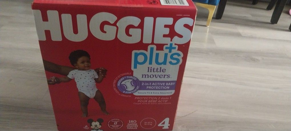 HUGGIES SIZE 4 $50 BOX NEW 180 DIAMPERS