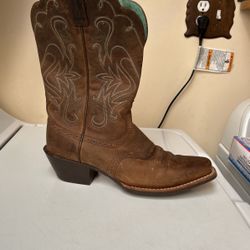 Cowboy Boot Slightly Worn But Still Really Good Quality 