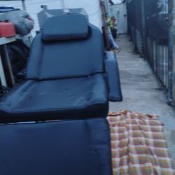 Massage Chair Good Condition 