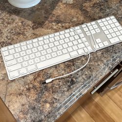 Genuine Apple A1243 Wired USB Keyboard w/Keypad for iMac, Mac Mini, Mac Pro