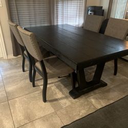 Table And Chairs Set 