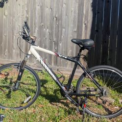 Haro VT4 - 28" wheels Aluminum Hybrid bike 