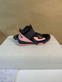 Nike Kids LeBron James Soldier Xlll Basketball 🏀 Shoes Size 5.5 Youth 