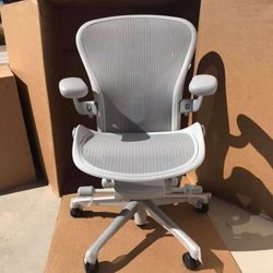 HERMAN-MILLER-AERON-REMASTERED-CHAIR 