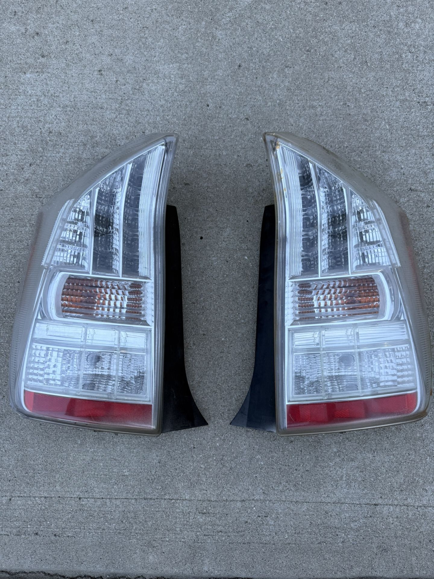 2010-11 Toyota Prius Taillights 
