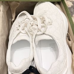 Gucci GG Supreme Sneakers White – Women’s Size 39 – Brand New 