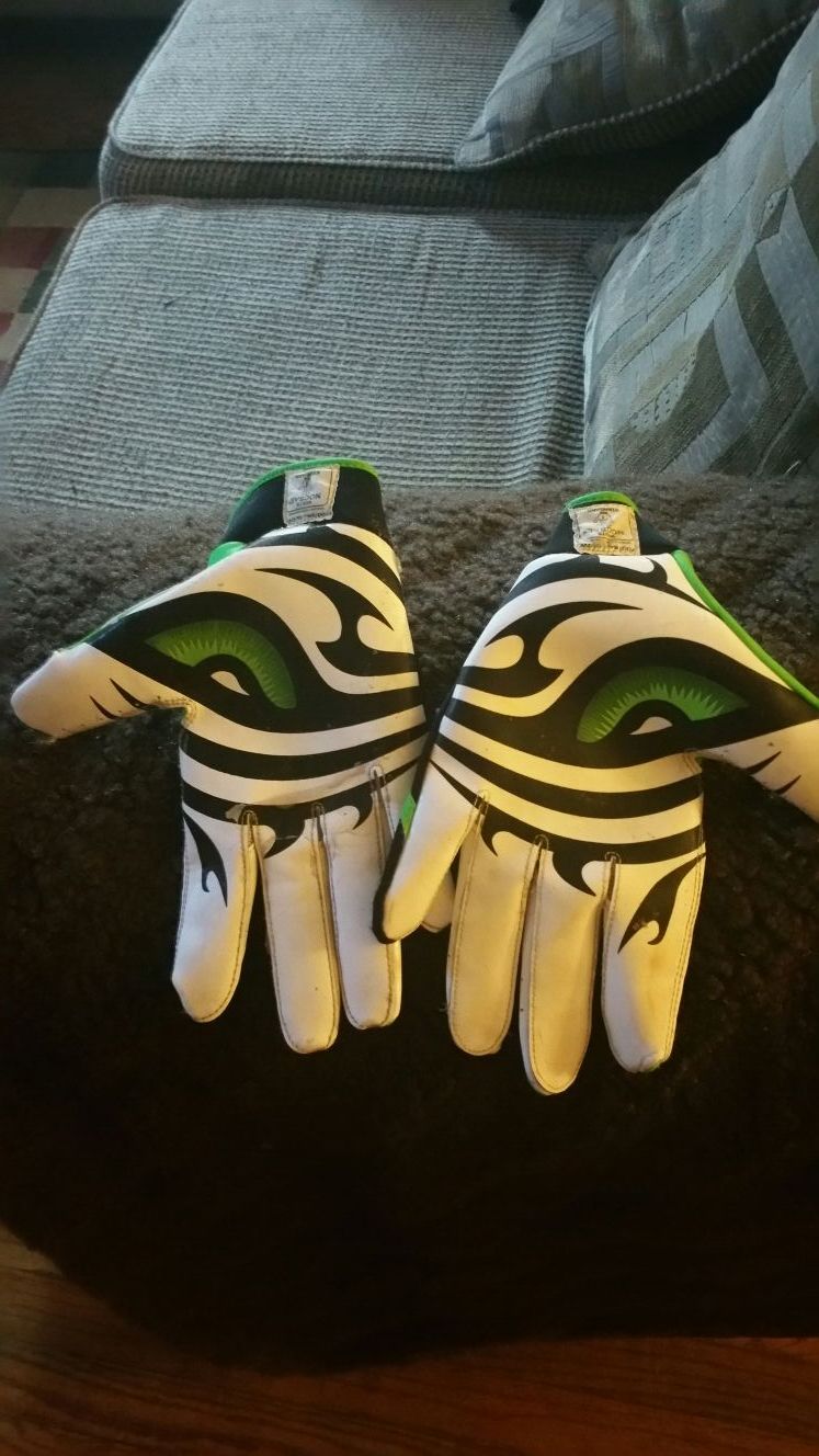 Football gloves