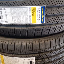 Goodyear 285/45/22