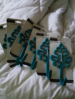 6 hooks