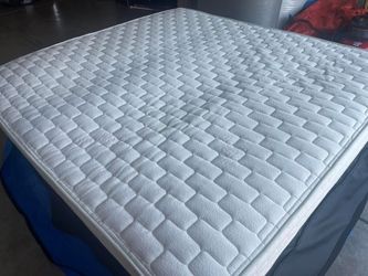 Queen size mattress - latex for less - “like new”