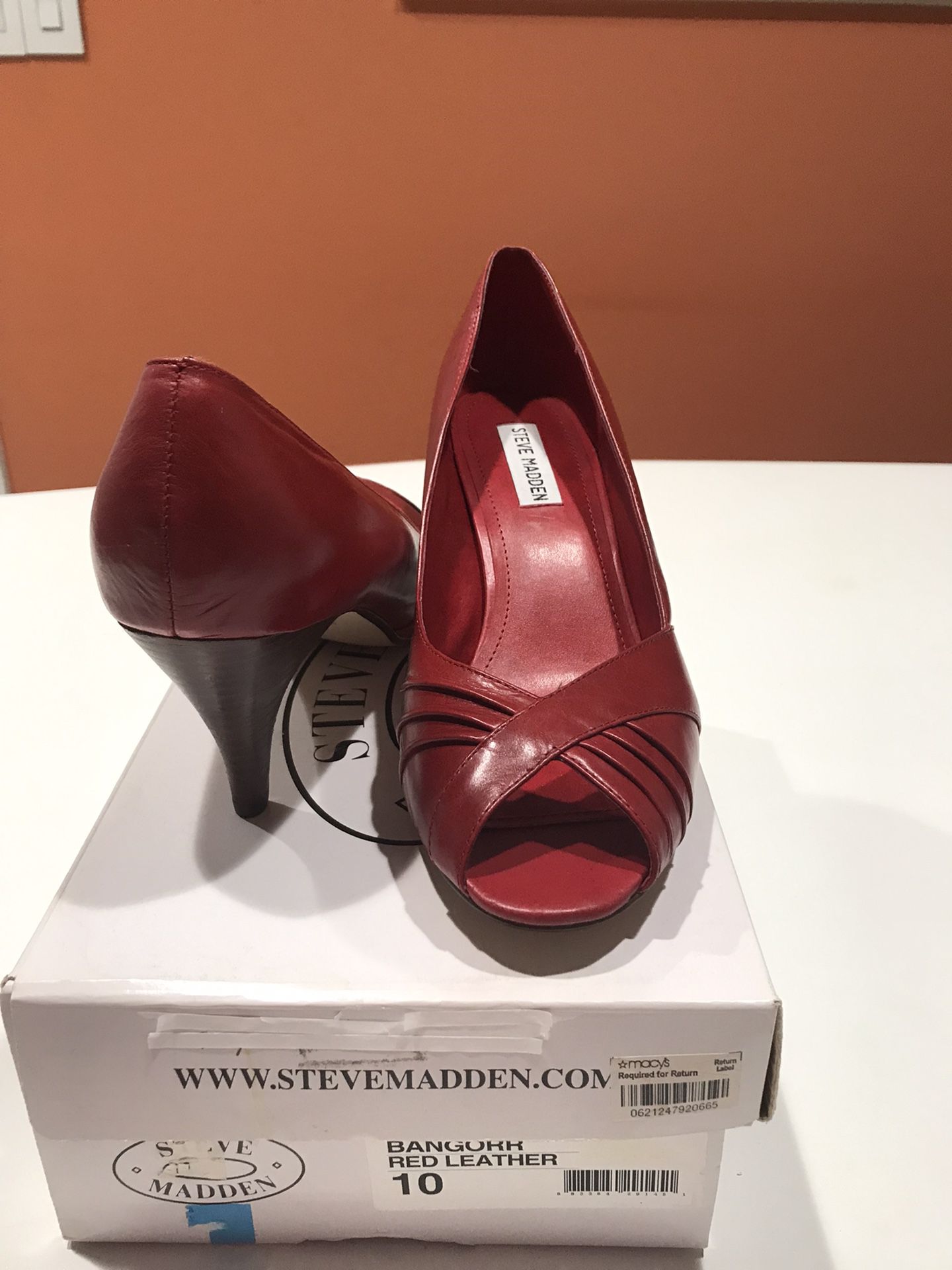 NWT Red All Leather Steven Madden Shoes, 10M