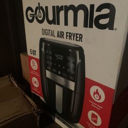Brand New 5 Qt Air Fryer 