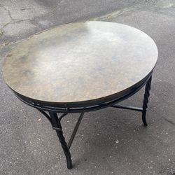 Round table With 4 Chairs