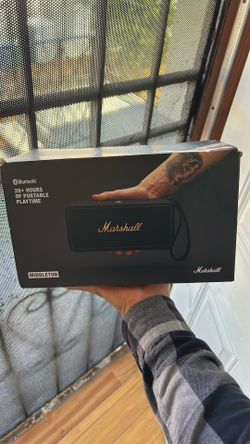 Marshall Middleton : portable speaker 20 hours play music