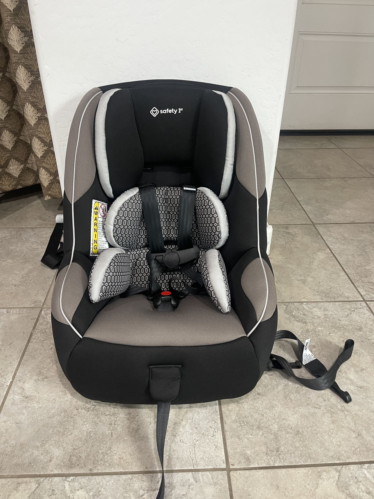 Disney Convertible Car Seat, Rear Facing 5-40 pounds, Forward Facing 30-65 pounds, Booster 40-100 lbs, Convert From Infant to Toddler, Midnight Minnie