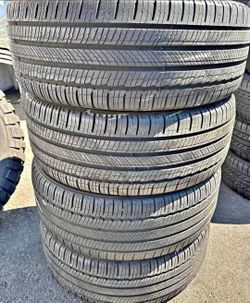 235 45 18 Michelin Tires Con 80% de Vida Las 4