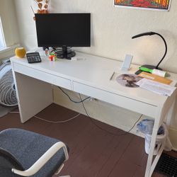 Ikea Desk And Chair. 