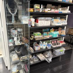 4 Chairs And 4 Stations For Beauty Salon