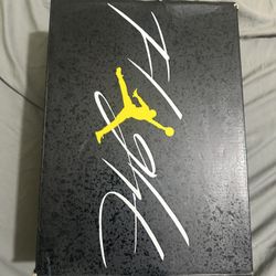 Air Jordan 4 Retro Black And Yellow Thunders