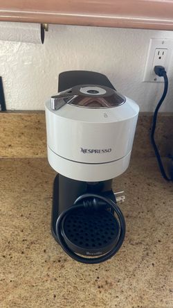 NESPRESSO MACHINE - BREVILLE
