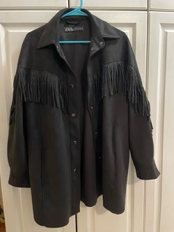 Beautiful Zara Women’s Like New Faux Suede Light Weight Black Button Down Fringe Jacket - Size Medium