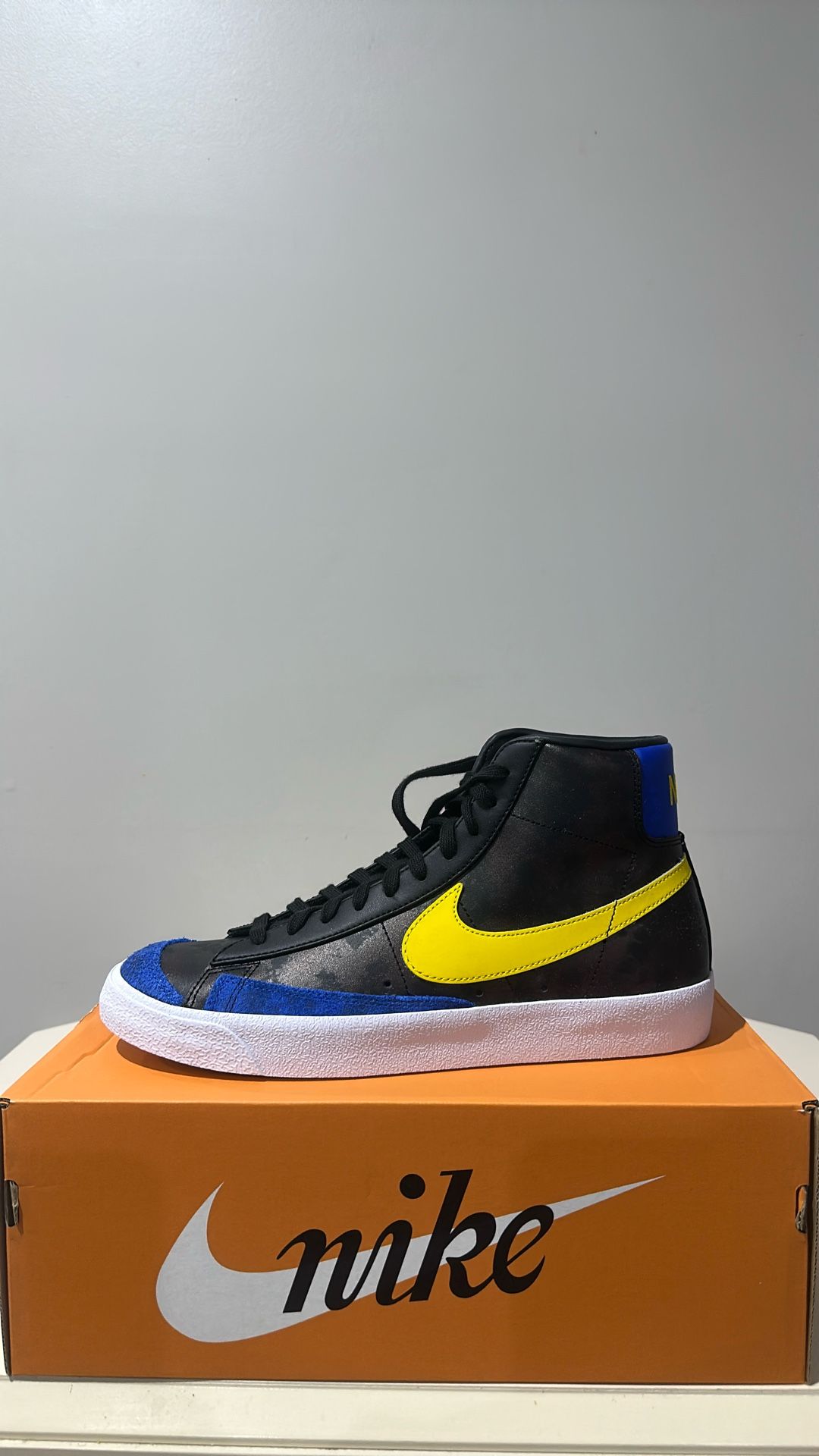 Nike - Men - Blazer Mid '77 Vintage - Black/Speed Yellow 10.5