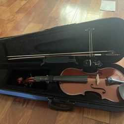 4/4 Slightly Used violin