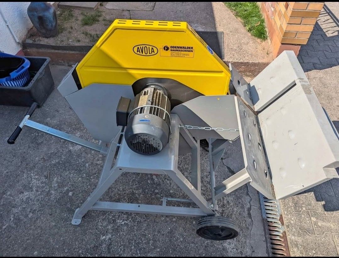 Rocking circular saw