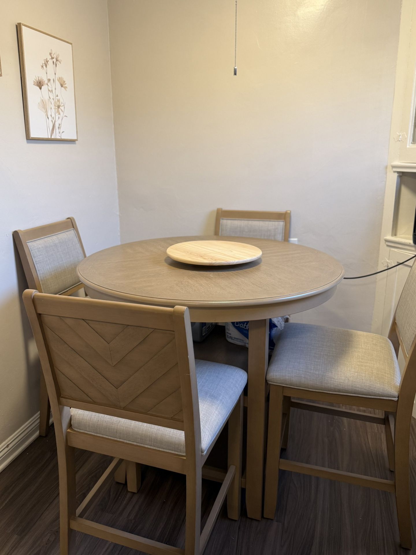 Round Table Set With 4 Chairs Included