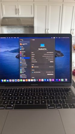 Apple Mac book pro 13 inch 2017