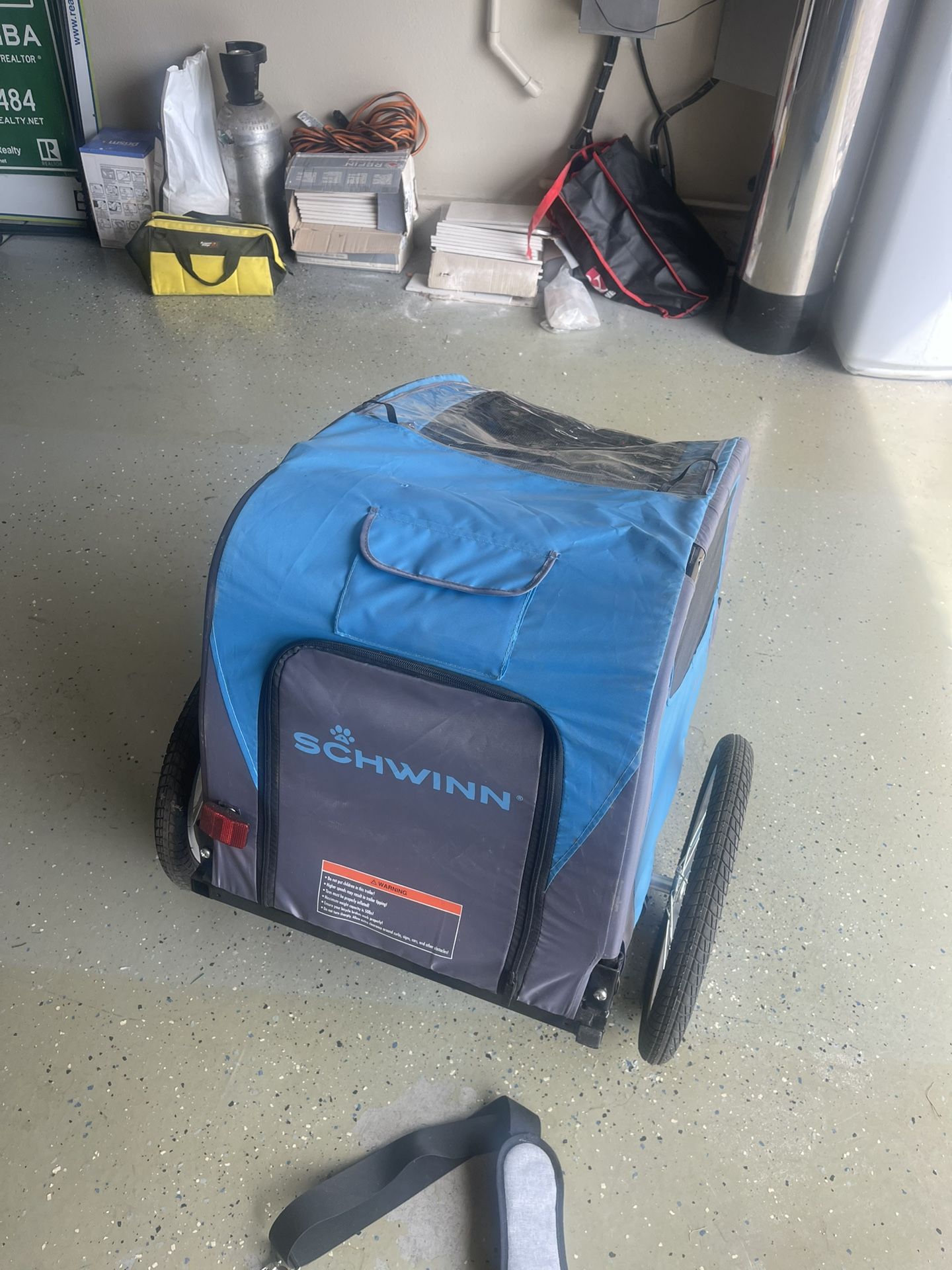 Schwinn Rascal Pet Trailer, a bicycle trailer designed to transport pets.