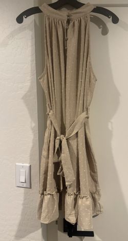 Gorgeous Neckline Neutral/Tan Dress (Size L/XL) *NEW*